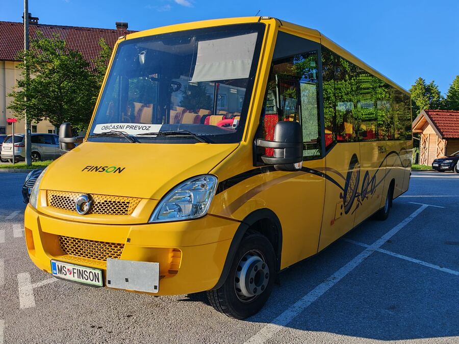 Midi avtobus – 32 + 1 sedežev