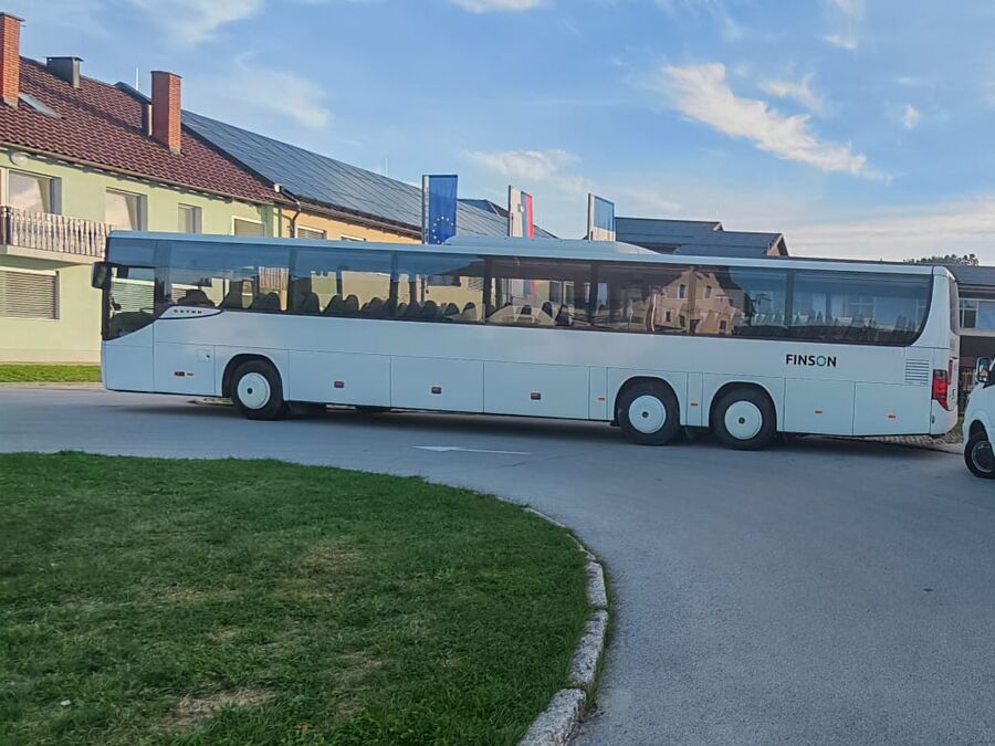 Avtobus 71 – 71 + 1 sedežev