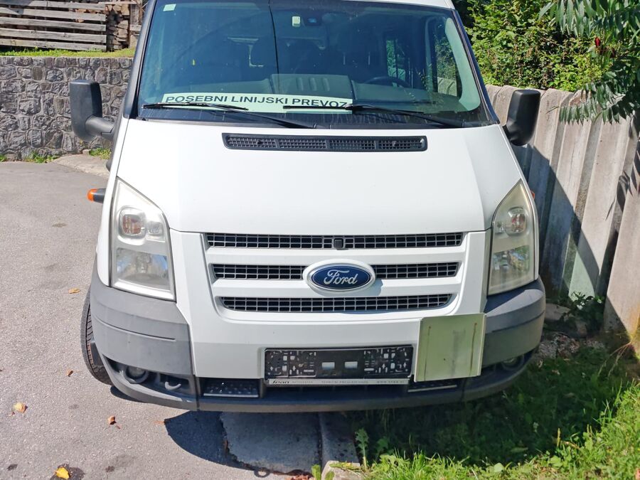 Kombi Ford Transit – 8 + 1 sedežev