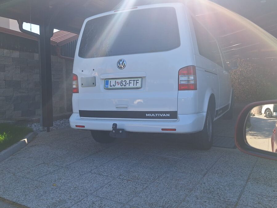 Kombi VW Multivan – 8 + 1 sedežev