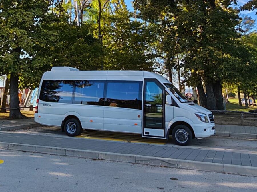 Minibus 20 – 20 + 1 sedežev